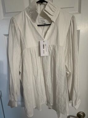Adrienne White/Silver Shimmer Pinstripe Top-Size 1X-NWT